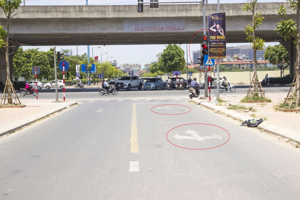 Bất cập chỉ dẫn giao thông ở nút giao Phạm Hùng - Đỗ Đức Dục được khắc phục bat cap chi dan giao thong o nut giao pham hung do duc duc duoc khac phuc