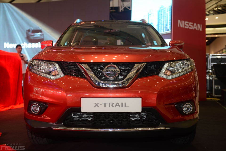 Nissan Navara NP300 và X-Trail: Thêm màu mới, tăng tính cạnh tranh nissan navara np300 va x trail them mau moi tang tinh canh tranh