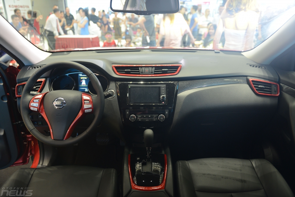 Nissan Navara NP300 và X-Trail: Thêm màu mới, tăng tính cạnh tranh nissan navara np300 va x trail them mau moi tang tinh canh tranh