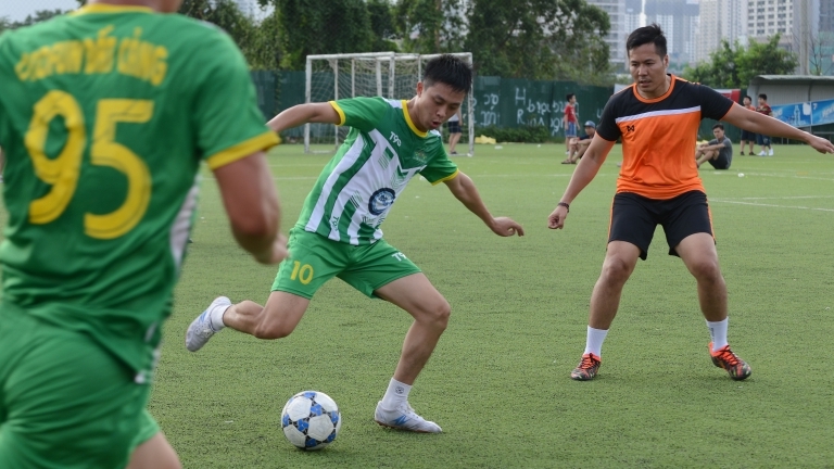 Giải bóng đá tranh cúp OTOFUN lần thứ 11 diễn ra sôi nổi