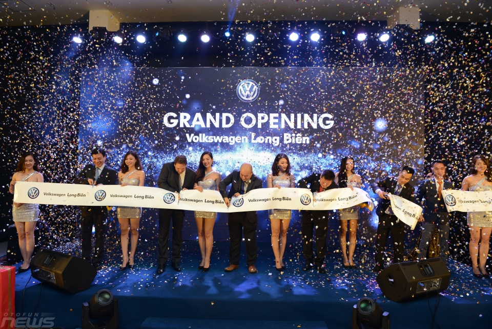 volkswagen mo dai ly thu hai tai ha noi no luc tro lai thi truong trong nuoc