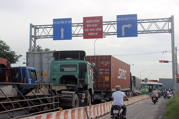 TP Hồ Chí Minh: 6 tháng xử phạt hơn 17 tỷ đồng vi phạm xe quá tải tp ho chi minh 6 thang xu phat hon 17 ty dong vi pham xe qua tai