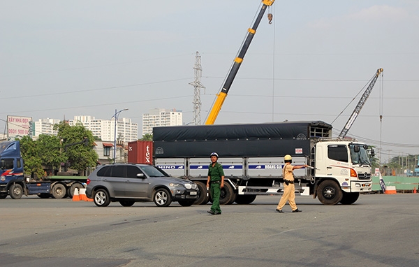 TP Hồ Chí Minh: 6 tháng xử phạt hơn 17 tỷ đồng vi phạm xe quá tải tp ho chi minh 6 thang xu phat hon 17 ty dong vi pham xe qua tai