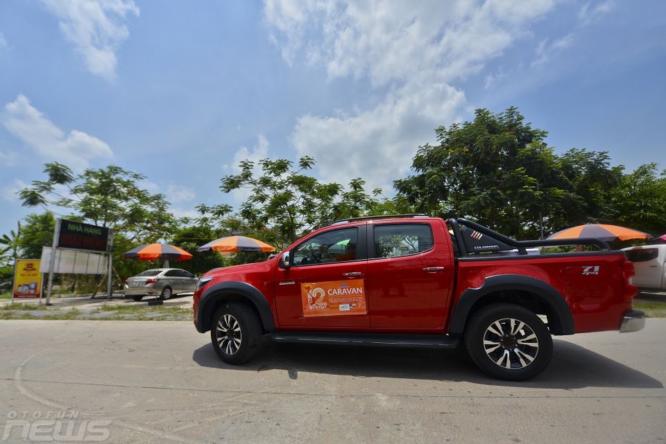hinh anh dang nho ngay dau chuyen caravan ki niem sinh nhat otofun