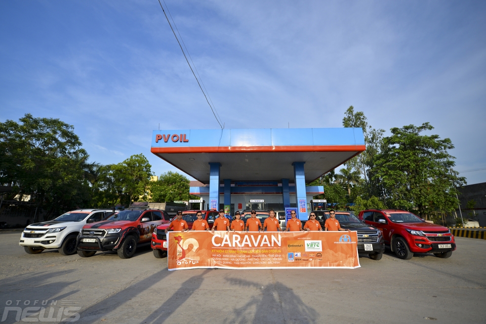 hinh anh dang nho ngay dau chuyen caravan ki niem sinh nhat otofun