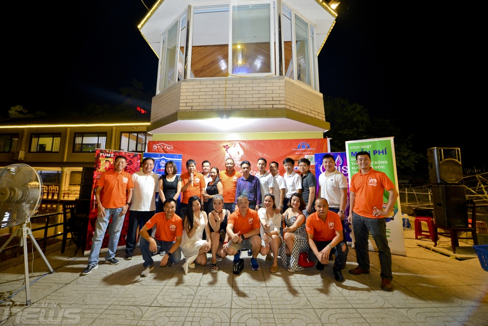 hinh anh dang nho ngay dau chuyen caravan ki niem sinh nhat otofun