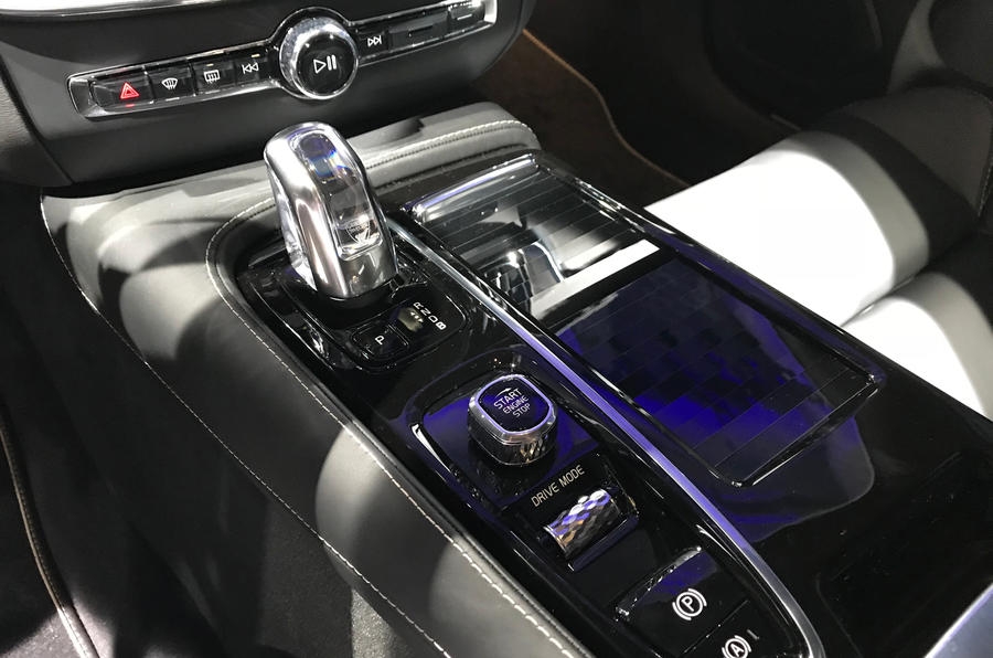 Volvo S60 ra mắt với nhiều điểm đặc biệt volvo s60 ra mat voi nhieu diem dac biet