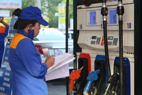 Giữ ổn định giá xăng E5, RON95 giu on dinh gia xang e5 ron95