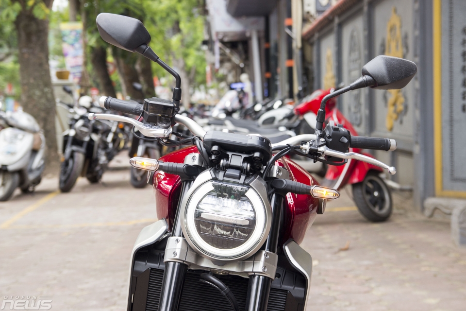 Ngắm Honda CB1000R 2018 đầu tiên Hà Nội ngam honda cb1000r 2018 canh tranh hang chinh hang