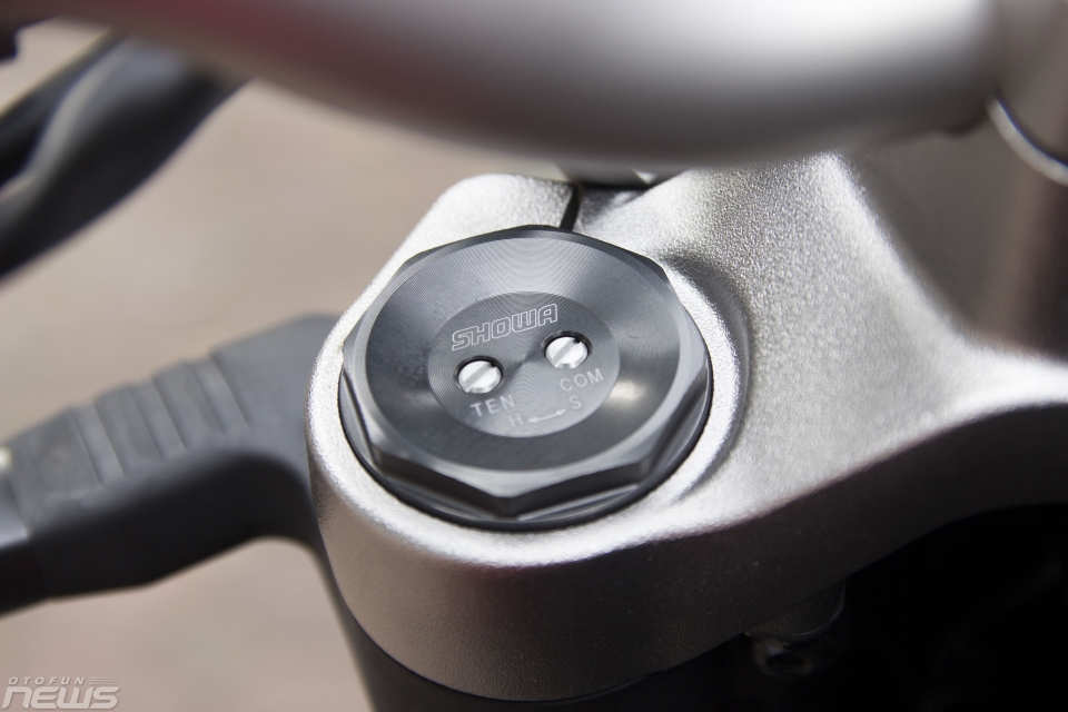 Ngắm Honda CB1000R 2018 đầu tiên Hà Nội ngam honda cb1000r 2018 canh tranh hang chinh hang