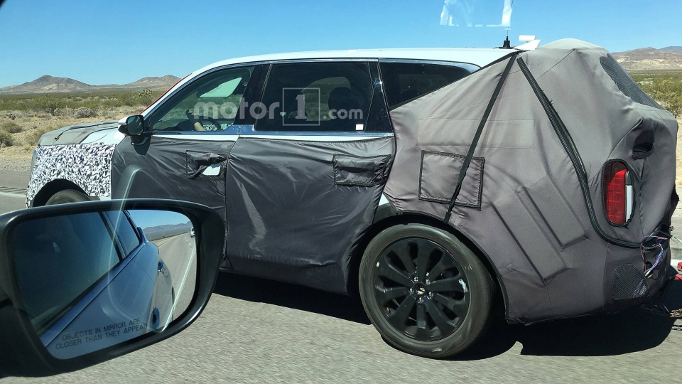 SUV mới Kia Telluride lần đầu thử nghiệm suv moi kia telluride lan dau thu nghiem