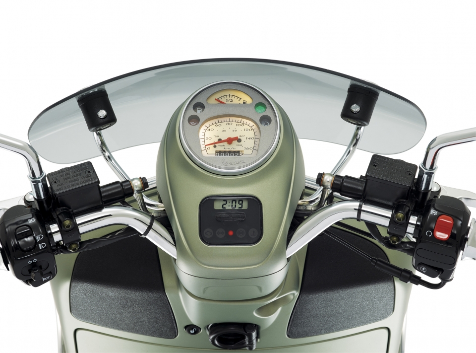 Vespa Sei Giorni bản giới hạn có giá "khủng" 199 triệu đồng vespa sei giorni ban gioi han co gia khung 199 trieu dong