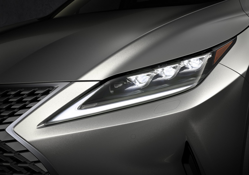 Lexus RX 2020 sẽ có đèn pha LED thông minh BladeScan lexus rx 2020 se co den pha led thong minh bladescan