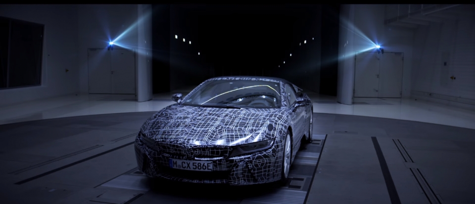 BMW bất ngờ tung ra video đầu tiên về xe thể thao i8 Roadster bmw bat ngo tung ra video dau tien ve xe the thao i8 roadster
