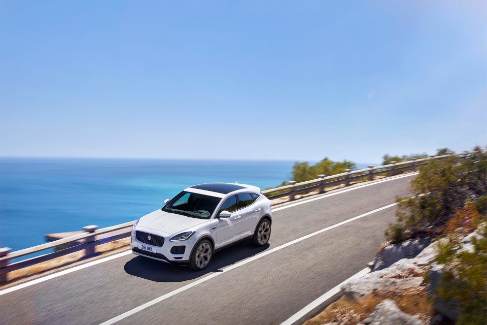 Jaguar E-Pace 2018 chính thức trình làng, giá từ 36.831 USD jaguar e pace 2018 chinh thuc trinh lang gia tu 36831 usd