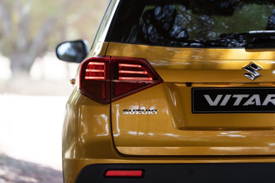 Suzuki Vitara 2018 lộ diện với động cơ tăng áp suzuki vitara 2018 lo dien voi dong co tang ap