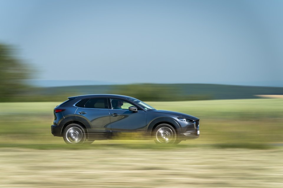 SUV cx-30 mắt ở châu Âu suv mazda cx 30 ra mat o chau au