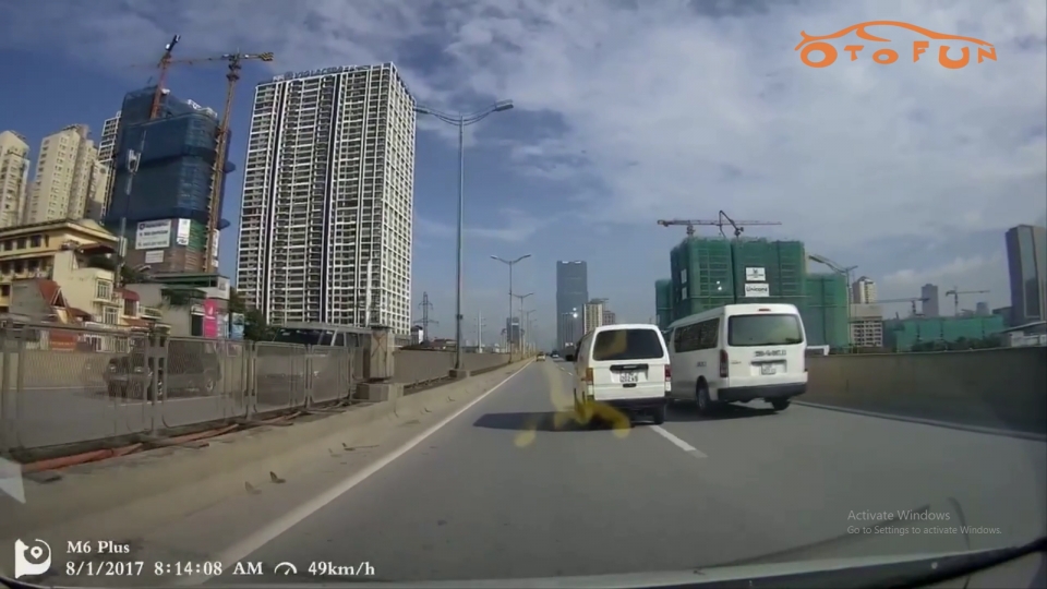 Lấn làn không quan sát, tài xế nhận bài học thích đáng lan lan khong quan sat tai xe nhan bai hoc thich dang
