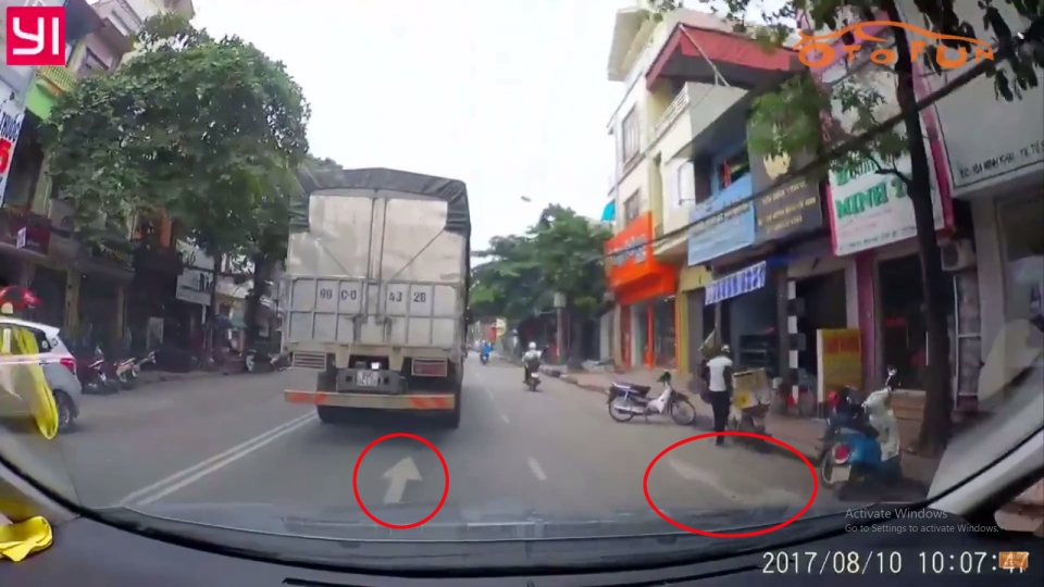 xe may luon mong manh truoc hung than xe tai