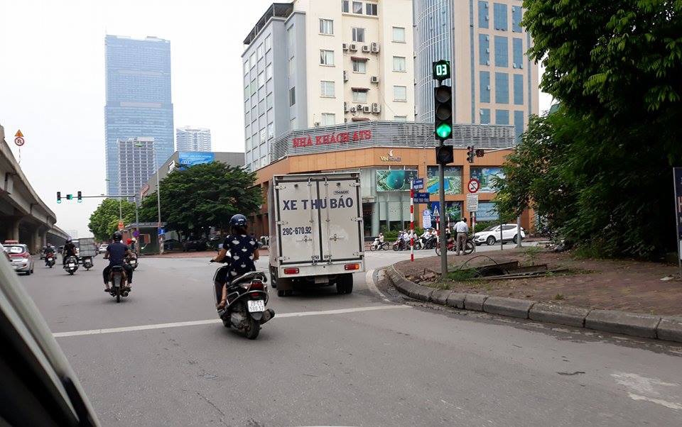 ha noi xu ly xe tai gan mac xe thu bao de hoat dong tra hinh
