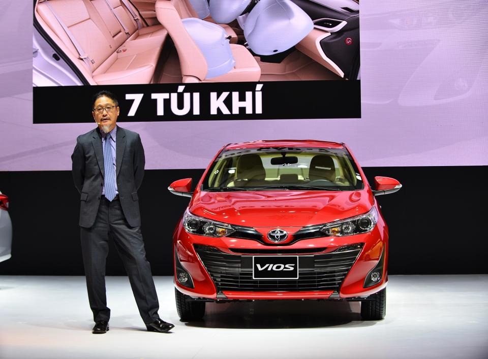 Bộ đôi Toyota Vios và Yaris mới chính thức ra mắt khách hàng Việt bo doi toyota vios va yaris moi chinh thuc ra mat khach hang viet
