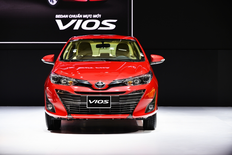 Bộ đôi Toyota Vios và Yaris mới chính thức ra mắt khách hàng Việt bo doi toyota vios va yaris moi chinh thuc ra mat khach hang viet