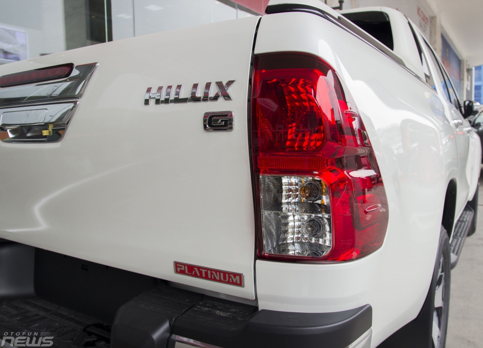 can canh nhung diem moi tren mau ban tai toyota hilux 2018