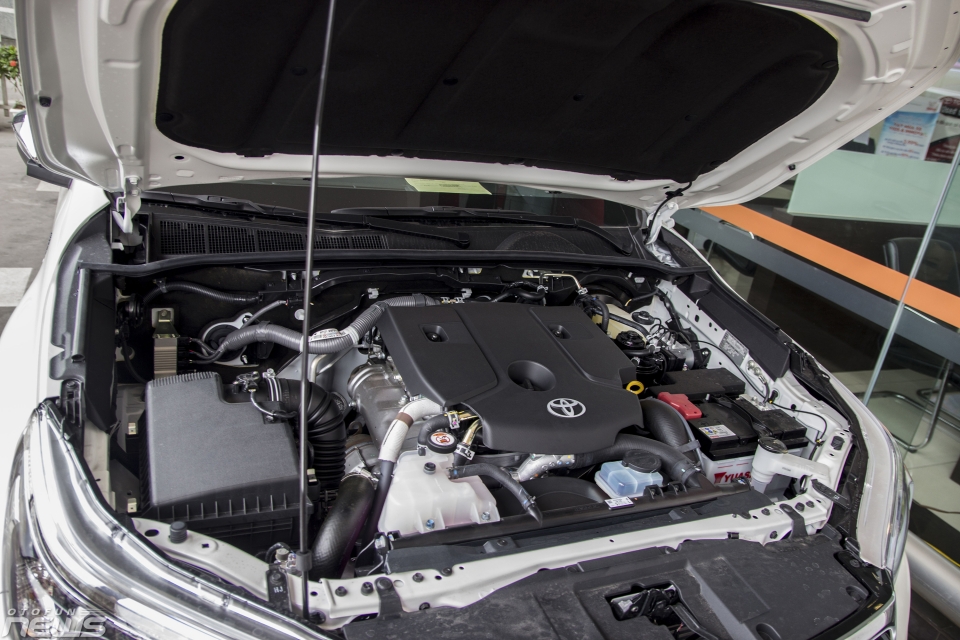 toyota hilux 2018 cu lot xac hoan hao