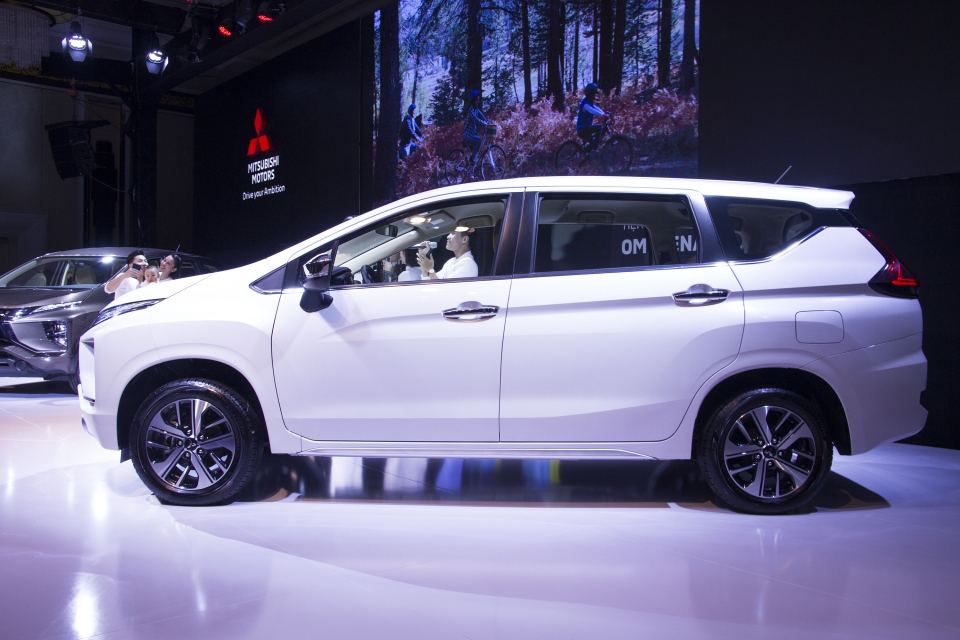 Mitsubishi Xpander 2018 chính thức ra mắt khách hàng Việt, giá dự kiến từ 550 triệu đồng mitsubishi xpander 2018 chinh thuc ra mat khach hang viet gia du kien tu 550 trieu dong