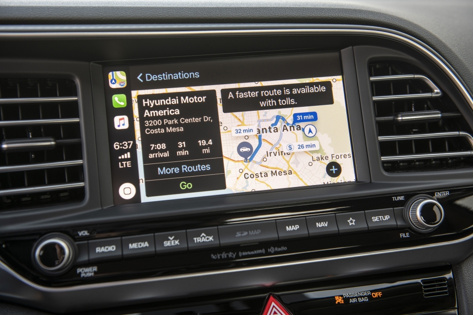 Hyundai Elantra 2019: Ngoại hình táo bạo, thêm gói an toàn Smart Sense hyundai elantra 2019 ngoai hinh tao bao them goi an toan smart sense