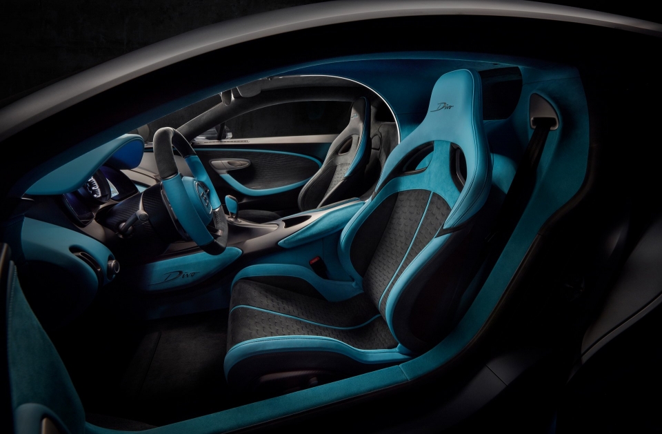 Chiêm ngưỡng siêu xe thể thao Bugatti Divo trị giá gần 6 triệu USD chiem nguong sieu xe the thao bugatti divo tri gia gan 6 trieu usd
