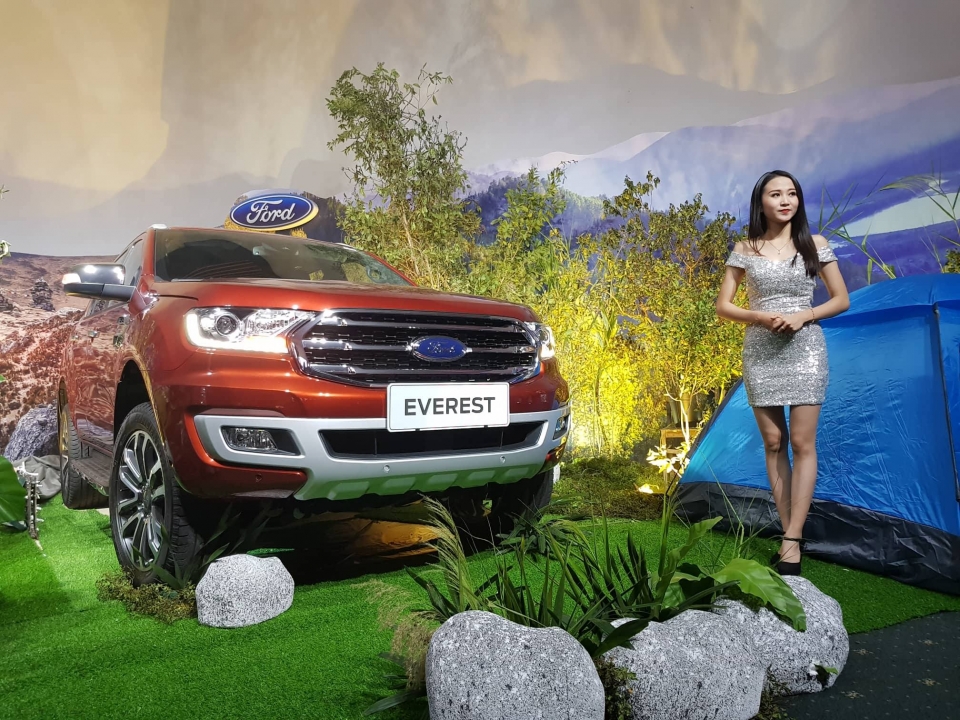 ford everest 2018 co gia cao nhat 1399 ty dong tai viet nam