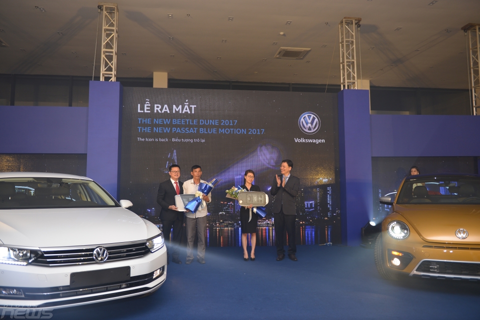Volkswagen Việt Nam công bố Beetle Dune và Passat Bluemotion 2017 volkswagen viet nam cong bo beetle dune va passat bluemotion 2017