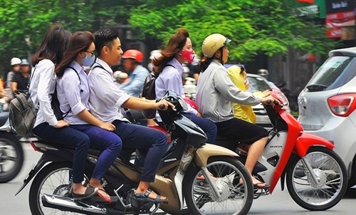 Hạn chế học sinh vi phạm quy định an toàn giao thông: Trách nhiệm từ nhiều phía han che hoc sinh vi pham quy dinh an toan giao thong trach nhiem tu nhieu phia