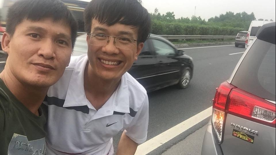 Tương trợ trên đường: Nét đẹp văn hóa giao thông OTOFUN