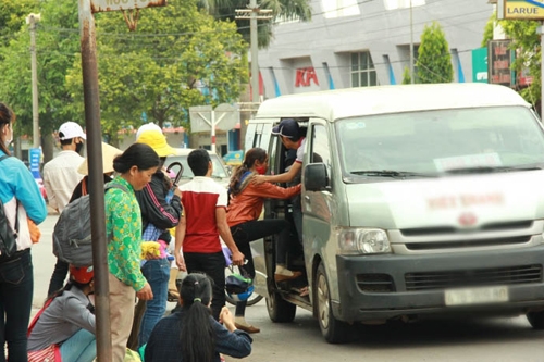 Hà Nội: Cần giải pháp tổng thể để giải quyết dứt điểm xe “dù”, bến “cóc” ha noi can giai phap tong the de giai quyet dut diem xe du ben coc