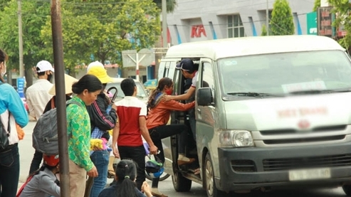 Hà Nội: Cần giải pháp tổng thể để giải quyết dứt điểm xe “dù”, bến “cóc”