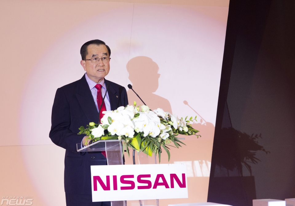 Nissan giới thiệu X-Trail phiên bản "Việt hoá" giá từ 991 triệu đồng nissan gioi thieu x trail phien ban viet hoa gia tu 991 trieu dong