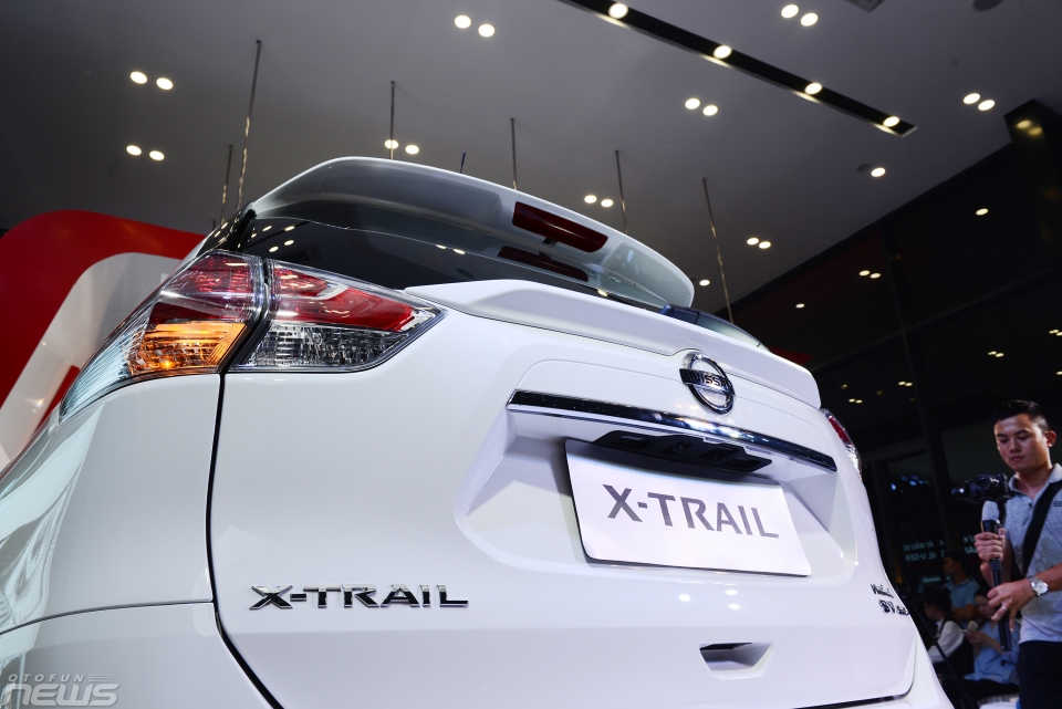 Nissan giới thiệu X-Trail phiên bản "Việt hoá" giá từ 991 triệu đồng nissan gioi thieu x trail phien ban viet hoa gia tu 991 trieu dong