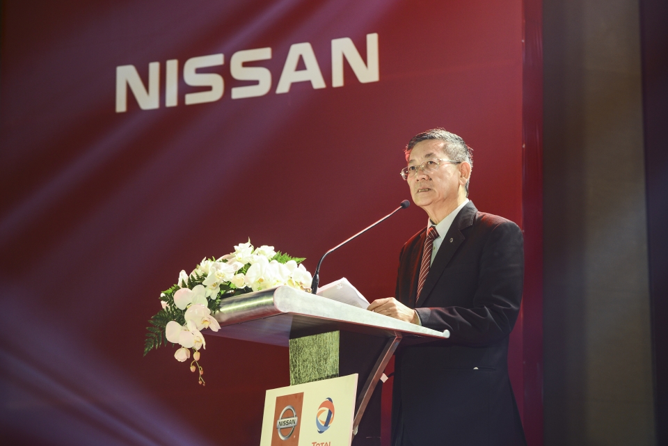 Total giới thiệu dầu nhớt dành riêng cho động cơ diesel của xe Nissan ra mat dau nhot danh rieng cho dong co diesel cua xe nissan
