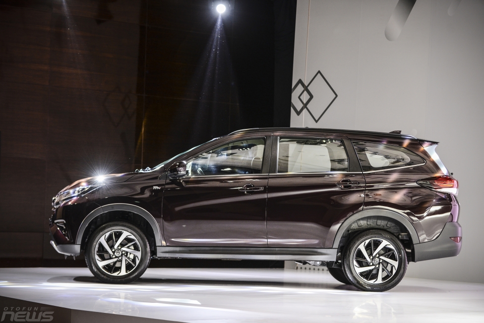 can canh toyota rush tieu fortuner gia 668 trieu dong