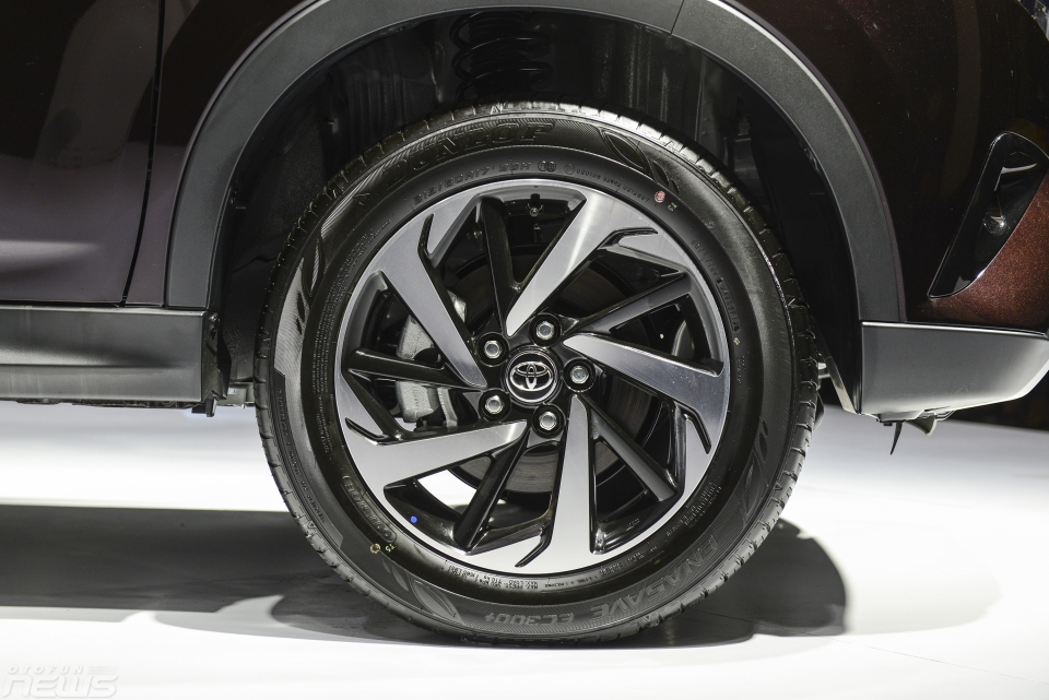 can canh toyota rush tieu fortuner gia 668 trieu dong