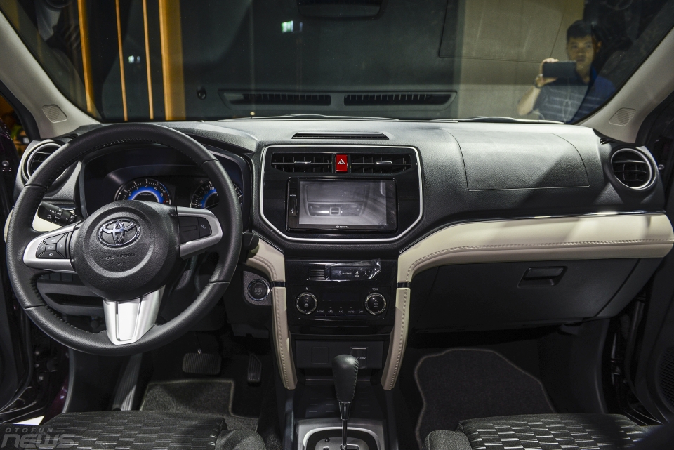 can canh toyota rush tieu fortuner gia 668 trieu dong