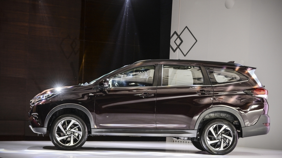 Cận cảnh Toyota Rush - "tiểu" Fortuner giá 668 triệu đồng