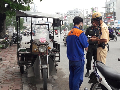 xu ly vi pham xe ba banh moi o phan ngon