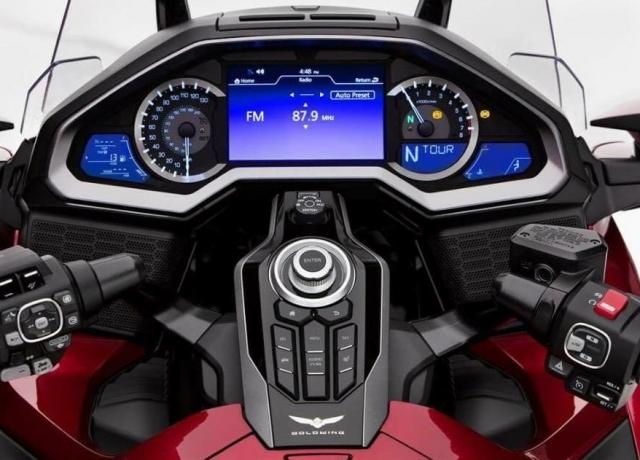Hé lộ hình ảnh mô tô đường trường Honda Goldwing 2018 he lo hinh anh mo to duong truong honda goldwing 2018