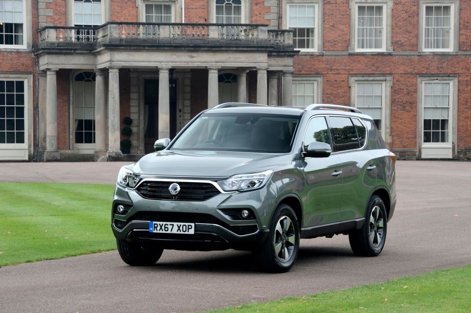 vims 2017 ssangyong se trinh dien suv rexton 2018