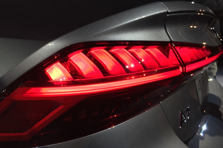 Audi A7 2018: Ngập tràn công nghệ lái xe tự động và bán tự động audi a7 2018 ngap tran cong nghe lai xe tu dong va ban tu dong