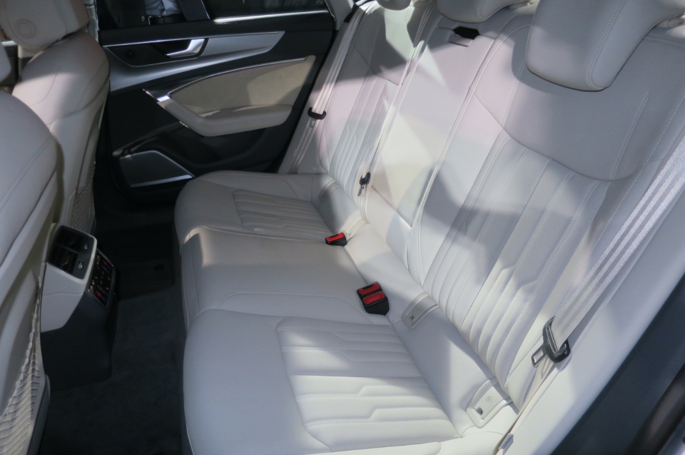 Audi A7 2018: Ngập tràn công nghệ lái xe tự động và bán tự động audi a7 2018 ngap tran cong nghe lai xe tu dong va ban tu dong