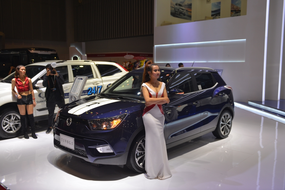 vims 2017 ssangyong mang den trien lam tron bo xe gam cao da dung va minivan